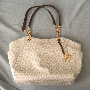 Michael Kors Jet Set Large Chain Shoulder Tote